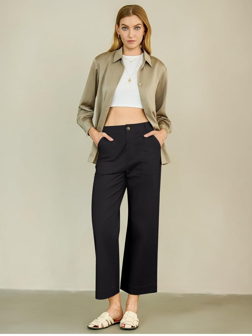 Wide-Leg Crop Pants in Black